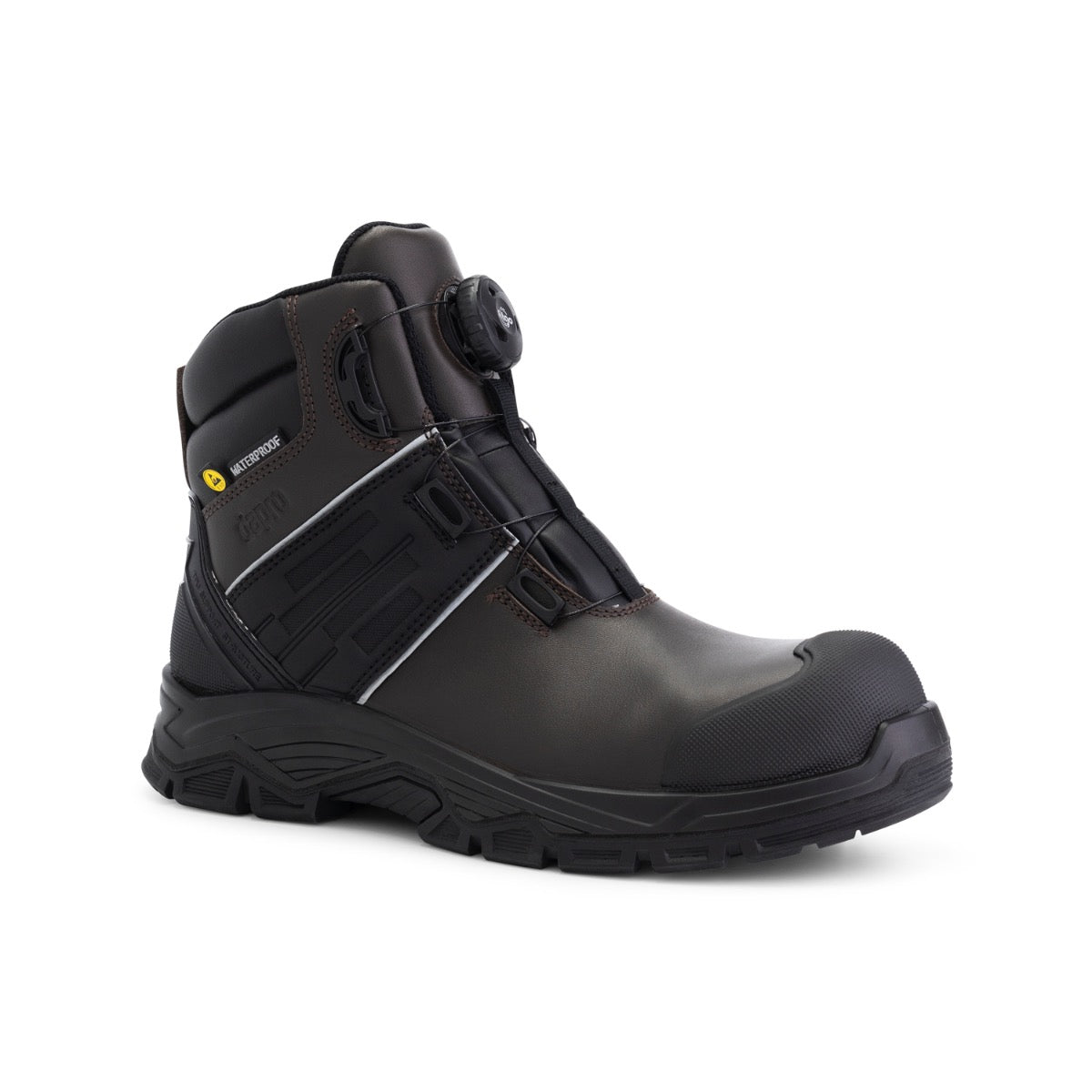 Dapro FPMACS3C veiligheidsschoenen in bruin, voorkantaanzicht, met S3-bescherming voor maximale veiligheid en comfort.