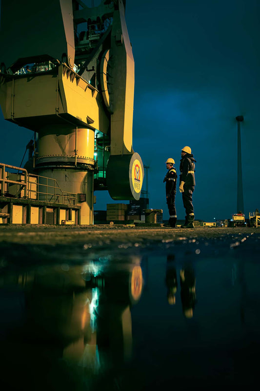 The Insulating Layer – Flexible Warmth for Harsh Conditions
